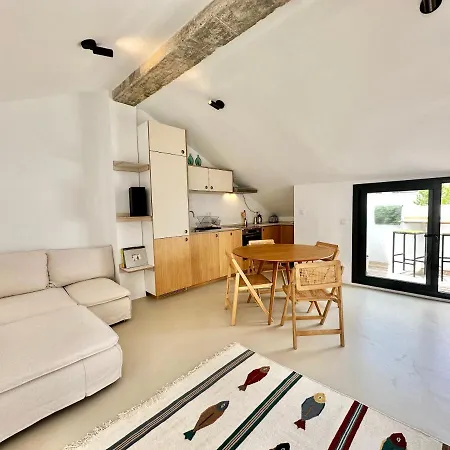 Peral Old Town Penthouse - Eaw Homes Apartment *